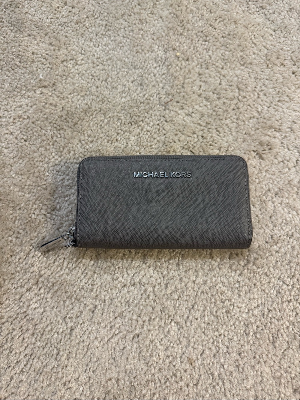 Michael Kors Jet Set Travel Saffiano Continental Wallet - Grey